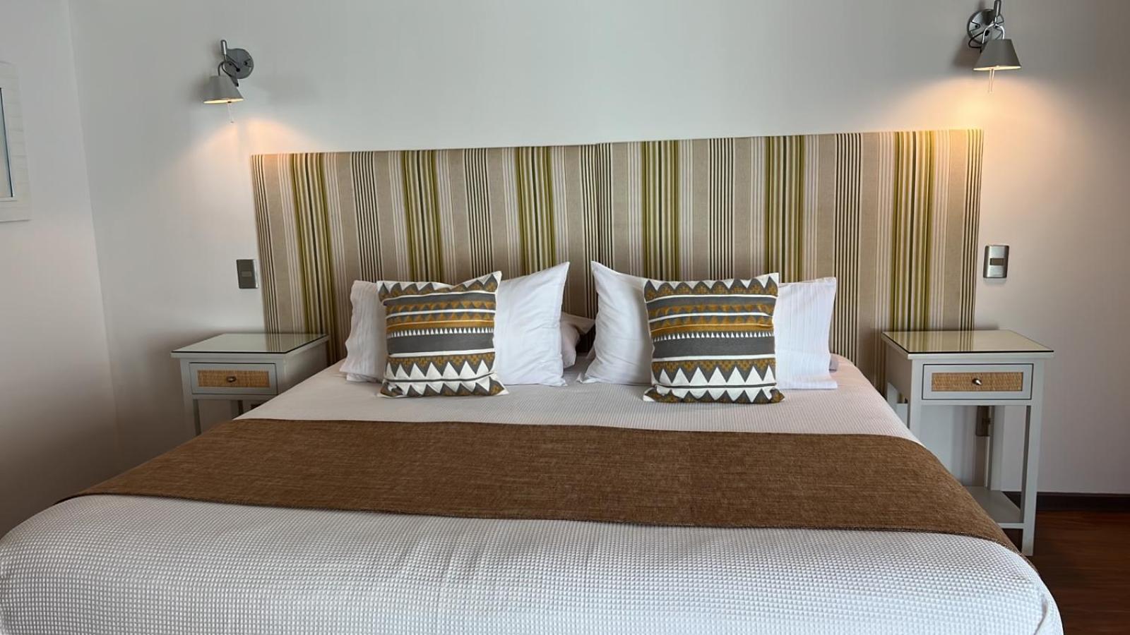 Hotel Boutique La Perouse Ханга Роа Екстериор снимка